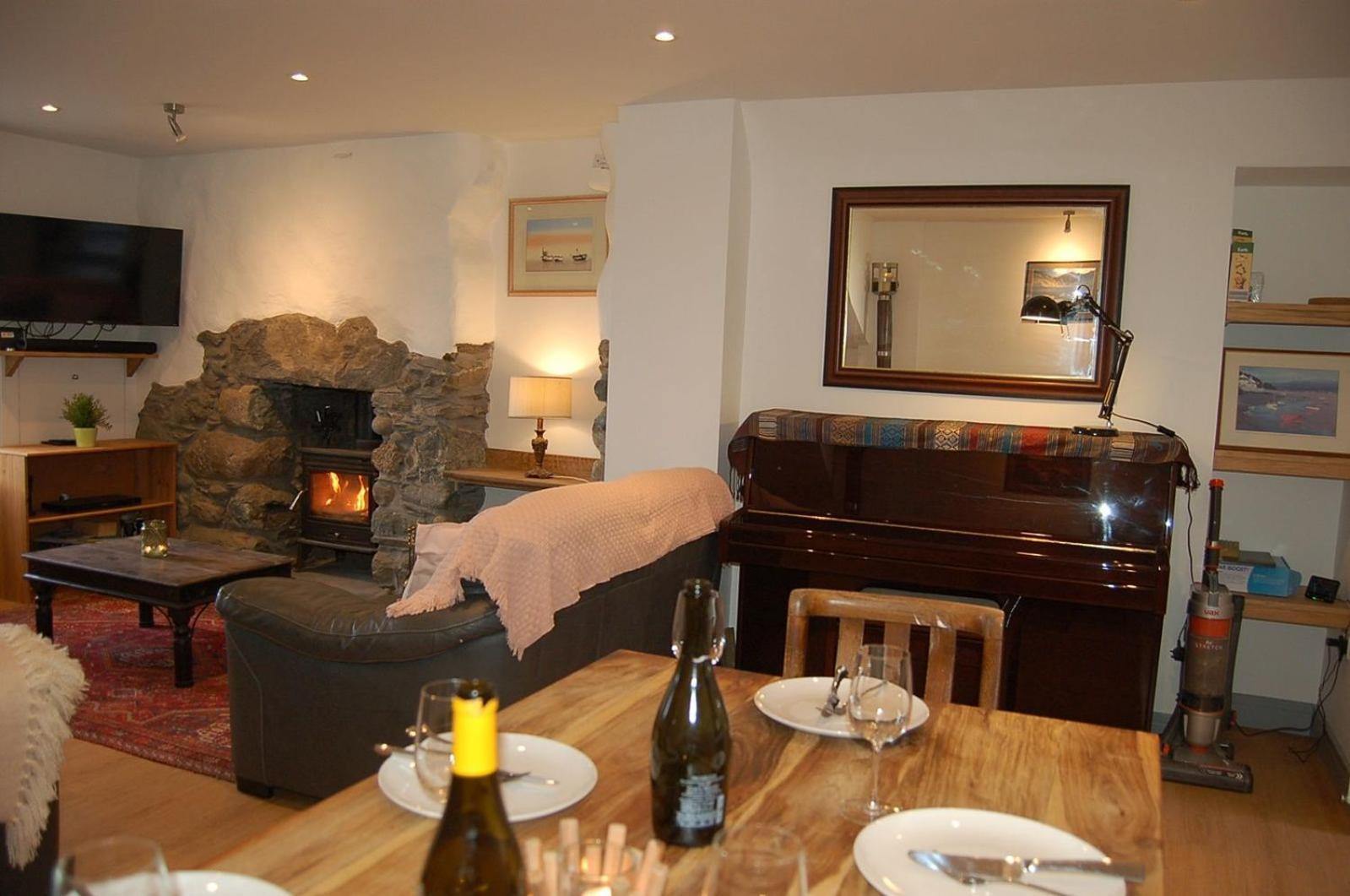 Ty Del - Beautiful Home In Tywyn Buitenkant foto