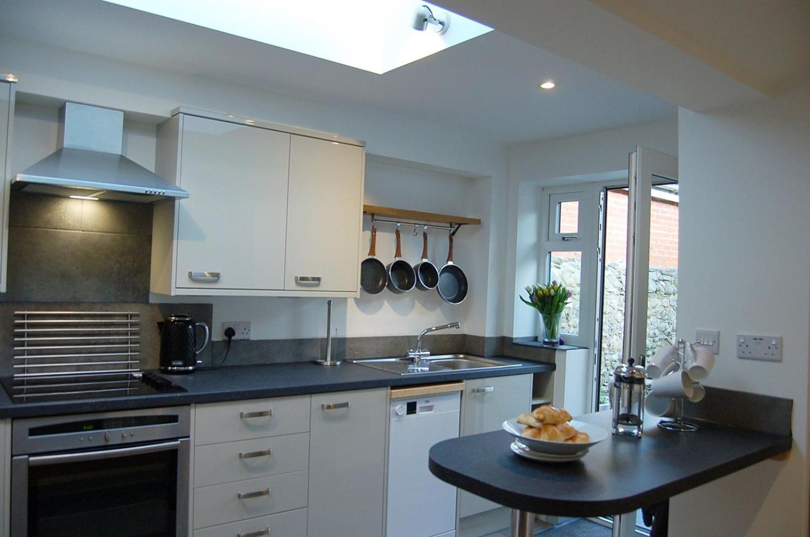 Ty Del - Beautiful Home In Tywyn Buitenkant foto